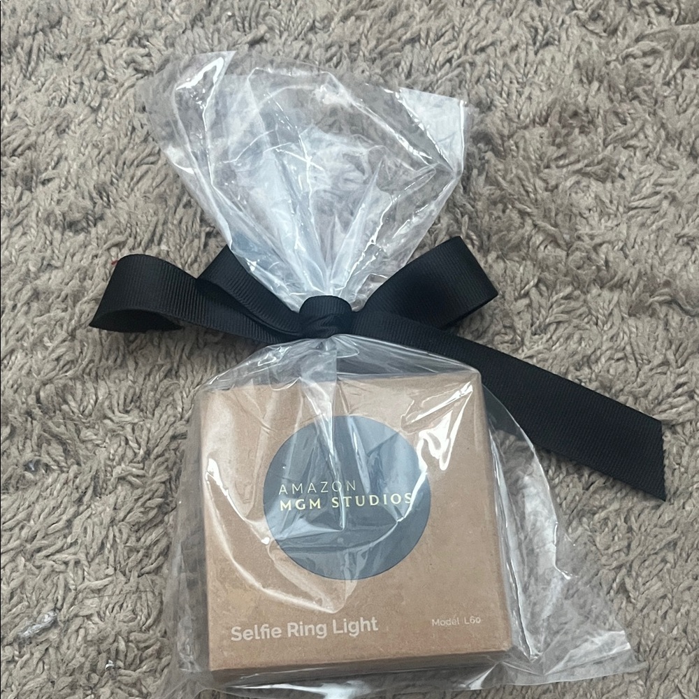 Amazon MGM Studios Selfie Ring Light - Black